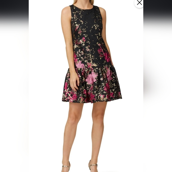 Marchesa Dresses & Skirts - Marchesa Norte Metallic Shift Dress